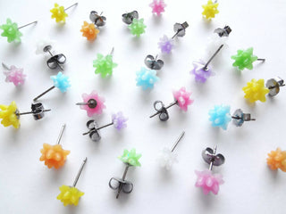 Resin Sparkle Earrings | Fragment Studs Earrings | niji